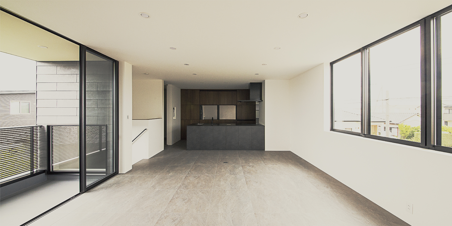 ロージーライフ＿SE構法の家完成見学会1　ホテルライクの上質な設えが美しい2階リビングのガレージハウス」　浜松市／SE構法／注文住宅／ビルトインガレージ／2階リビング／ホテルライクな内装／回遊動線／抜群の眺望／／高性能住宅／大空間／大開口／高耐震／高気密高断熱／デザイン住宅／おしゃれ