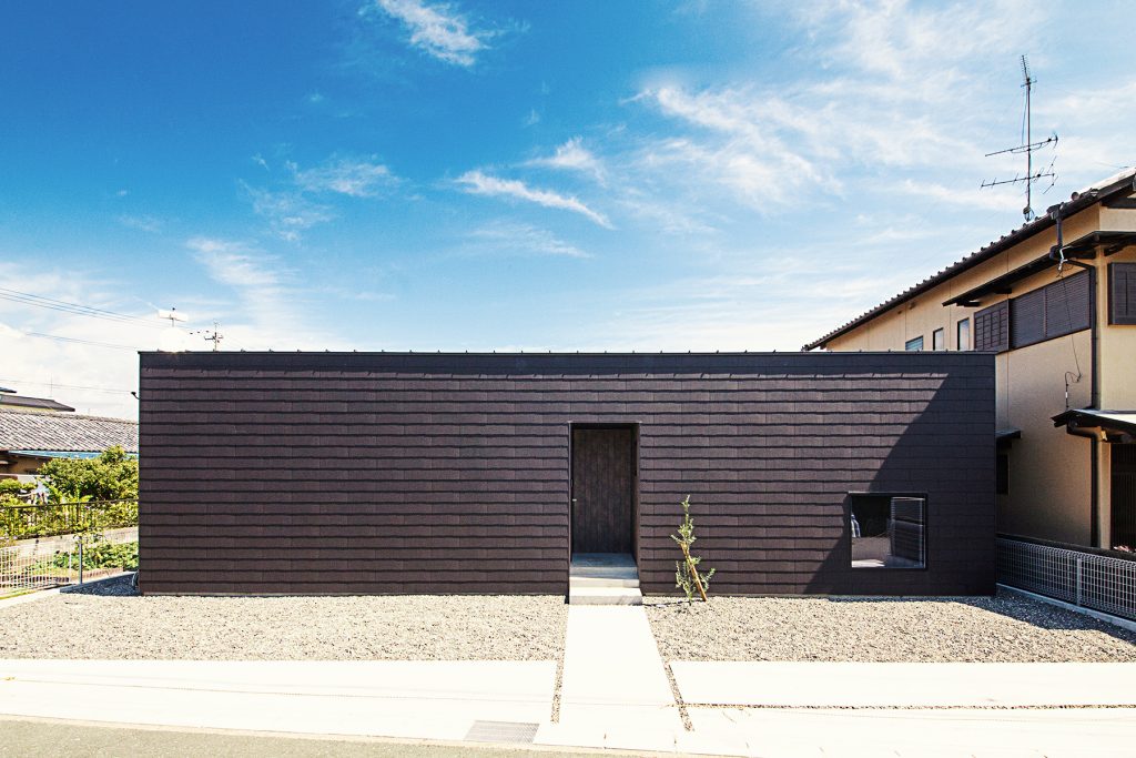 中央区小沢渡町 施工例01 外観 浜松注文住宅/浜松市注文住宅/浜松工務店/浜松市工務店/注文住宅/工務店/SE構法/高気密高断熱/高耐震/高性能/平屋/中庭/コの字の家/デザイン住宅/シンプル/施工例/おしゃれ