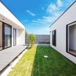 中央区小沢渡町 施工例05_中庭1 浜松注文住宅/浜松市注文住宅/浜松工務店/浜松市工務店/注文住宅/工務店/SE構法/高気密高断熱/高耐震/高性能/平屋/中庭/コの字の家/デザイン住宅/シンプル/施工例/おしゃれ