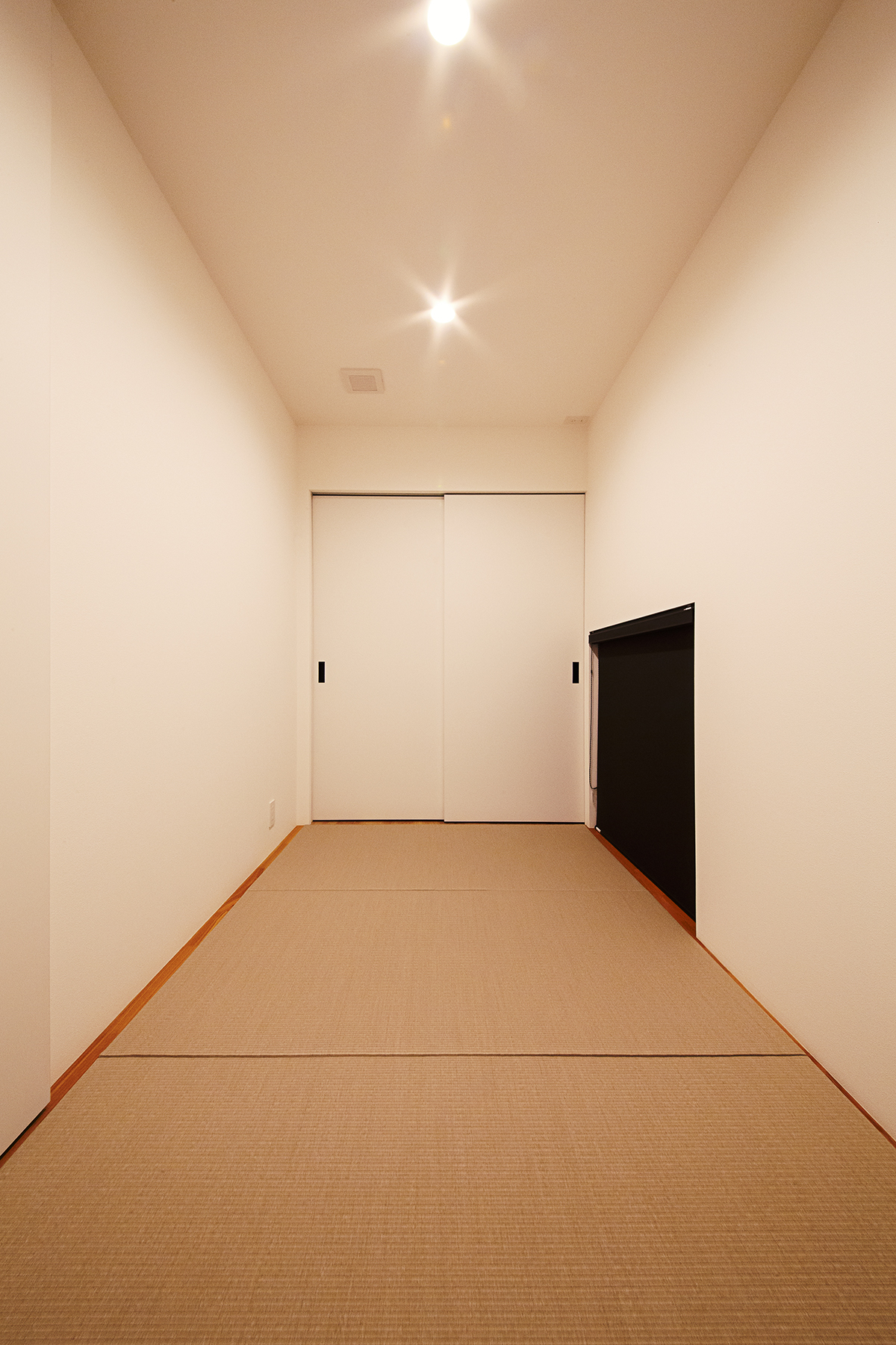 中央区小沢渡町 施工例08_モダン和室 浜松注文住宅/浜松市注文住宅/浜松工務店/浜松市工務店/注文住宅/工務店/SE構法/高気密高断熱/高耐震/高性能/平屋/中庭/コの字の家/デザイン住宅/シンプル/施工例/おしゃれ