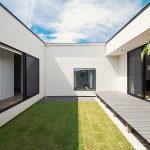 中央区小沢渡町 施工例12_中庭2 浜松注文住宅/浜松市注文住宅/浜松工務店/浜松市工務店/注文住宅/工務店/SE構法/高気密高断熱/高耐震/高性能/平屋/中庭/コの字の家/デザイン住宅/シンプル/施工例/おしゃれ