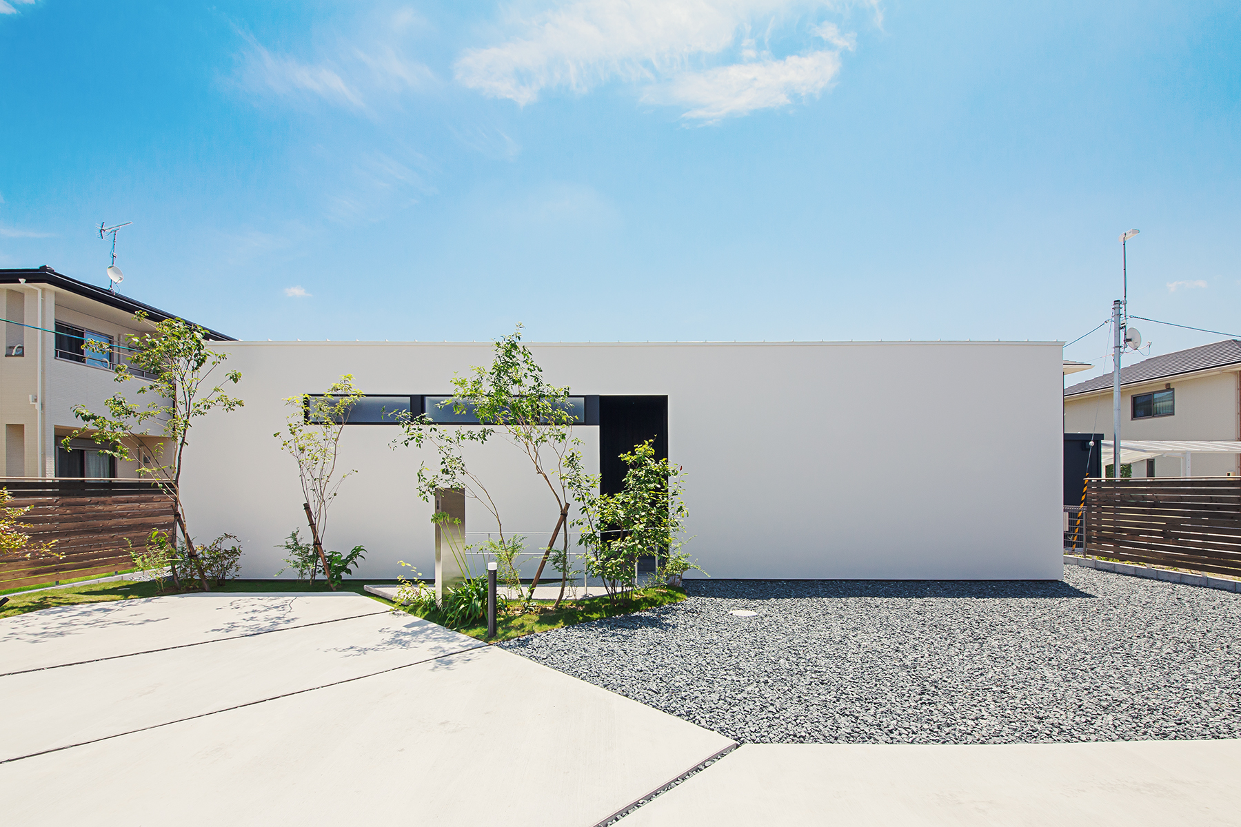 浜名区西美薗 施工例01＿外観　　浜松注文住宅／浜松市注文住宅／浜松工務店／浜松市工務店／注文住宅／工務店／SE構法／高気密高断熱／高耐震／高性能／平屋／中庭／コの字の家／デザイン住宅／シンプル／施工例／おしゃれ