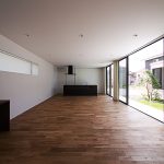 浜名区西美薗 施工例04_LDK1 浜松注文住宅/浜松市注文住宅/浜松工務店/浜松市工務店/注文住宅/工務店/SE構法/高気密高断熱/高耐震/高性能/平屋/中庭/コの字の家/デザイン住宅/シンプル/施工例/おしゃれ