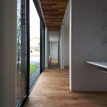 浜名区西美薗 施工例08_廊下 浜松注文住宅/浜松市注文住宅/浜松工務店/浜松市工務店/注文住宅/工務店/SE構法/高気密高断熱/高耐震/高性能/平屋/中庭/コの字の家/デザイン住宅/シンプル/施工例/おしゃれ