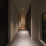 中央区大久保町 施工例04＿玄関2　浜松／浜松市／注文住宅／工務店／住宅会社／SE構法／高性能住宅／高気密高断熱／高耐震／W断熱／耐震等級3／断熱等級6／デザイン住宅／おしゃれ／シンプル／モダン／スタイリッシュ／平屋／中庭／コの字の家／小さな平屋／コンパクトな家／外構デザイン／外構工事／ドライガーデン／ロックガーデン／ボタニカルガーデン／和風庭園