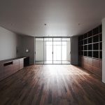 中央区大久保町 施工例08＿1階主寝室　浜松／浜松市／注文住宅／工務店／住宅会社／SE構法／高性能住宅／高気密高断熱／高耐震／W断熱／耐震等級3／断熱等級6／デザイン住宅／おしゃれ／シンプル／モダン／スタイリッシュ／平屋／中庭／コの字の家／小さな平屋／コンパクトな家／外構デザイン／外構工事／ドライガーデン／ロックガーデン／ボタニカルガーデン／和風庭園