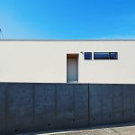 中央区西山町 施工例01＿外観　浜松／浜松市／注文住宅／工務店／住宅会社／SE構法／高性能住宅／高気密高断熱／高耐震／W断熱／耐震等級3／断熱等級6／デザイン住宅／おしゃれ／シンプル／モダン／スタイリッシュ／平屋／中庭／コの字の家／小さな平屋／コンパクトな家／外構デザイン／外構工事／ドライガーデン／ロックガーデン／ボタニカルガーデン／和風庭園