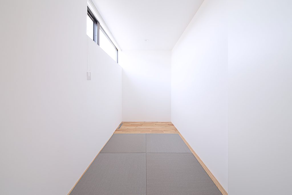 中央区西山町 施工例07＿和室　浜松／浜松市／注文住宅／工務店／住宅会社／SE構法／高性能住宅／高気密高断熱／高耐震／W断熱／耐震等級3／断熱等級6／デザイン住宅／おしゃれ／シンプル／モダン／スタイリッシュ／平屋／中庭／コの字の家／小さな平屋／コンパクトな家／外構デザイン／外構工事／ドライガーデン／ロックガーデン／ボタニカルガーデン／和風庭園