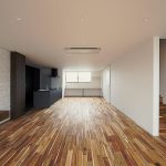 中央区安松町 施工例09＿2F階段　浜松／浜松市／注文住宅／工務店／住宅会社／SE構法／高性能住宅／高気密高断熱／高耐震／W断熱／耐震等級3／断熱等級6／デザイン住宅／おしゃれ／シンプル／モダン／スタイリッシュ／平屋／中庭／コの字の家／小さな平屋／3階建て／豪邸／コンパクトな家／外構デザイン／外構工事／ドライガーデン／ロックガーデン／ボタニカルガーデン／和風庭園