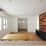 中央区海老塚 施工例07_LDK③ 浜松/浜松市/注文住宅/工務店/住宅会社/SE構法/高性能住宅/高気密高断熱/高耐震/W断熱/耐震等級3/断熱等級6/デザイン住宅/おしゃれ/シンプル/モダン/スタイリッシュ/平屋/コンパクト/小さな平屋/街中で暮らす/ふたりの平屋/外構デザイン/外構工事/ドライガーデン/ロックガーデン/ボタニカルガーデン/和風庭園