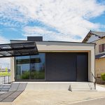 Vol.011中央区石原町 施工例01_外観① 浜松/浜松市/注文住宅/工務店/住宅会社/SE構法/高性能住宅/高気密高断熱/高耐震/W断熱/耐震等級3/断熱等級6/デザイン住宅/おしゃれ/シンプル/モダン/スタイリッシュ/平屋/ふたりの平屋/中庭/コの字の家/小さな平屋/コンパクトな家/ミニマルな暮らし/少人数で暮らす/おひとり様生活/外構デザイン/外構工事/ドライガーデン/ロックガーデン/ボタニカルガーデン/和風庭園