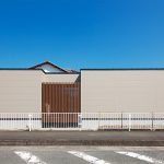 Vol.011中央区石原町 施工例12_外観② 浜松/浜松市/注文住宅/工務店/住宅会社/SE構法/高性能住宅/高気密高断熱/高耐震/W断熱/耐震等級3/断熱等級6/デザイン住宅/おしゃれ/シンプル/モダン/スタイリッシュ/平屋/ふたりの平屋/中庭/コの字の家/小さな平屋/コンパクトな家/ミニマルな暮らし/少人数で暮らす/おひとり様生活/外構デザイン/外構工事/ドライガーデン/ロックガーデン/ボタニカルガーデン/和風庭園
